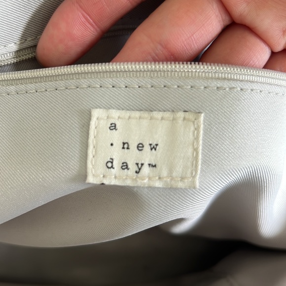 Grey purse - Picture 4 of 4